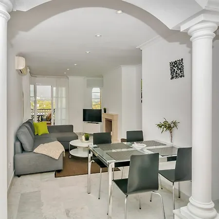Senorio Giralda-sag Roomservice